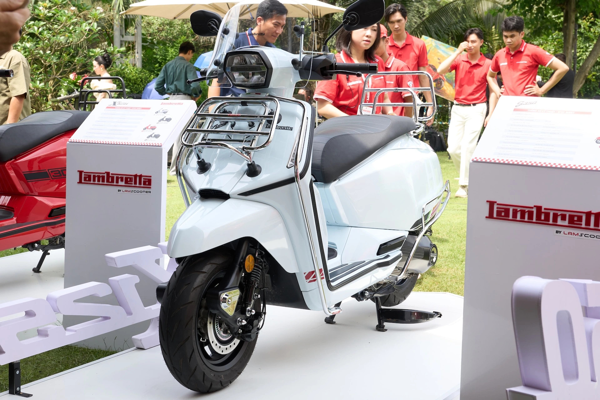 Lambretta X300: ‘Làn gió mới’ cho phân khúc xe tay ga cao cấp tại Việt Nam - Ảnh 1.