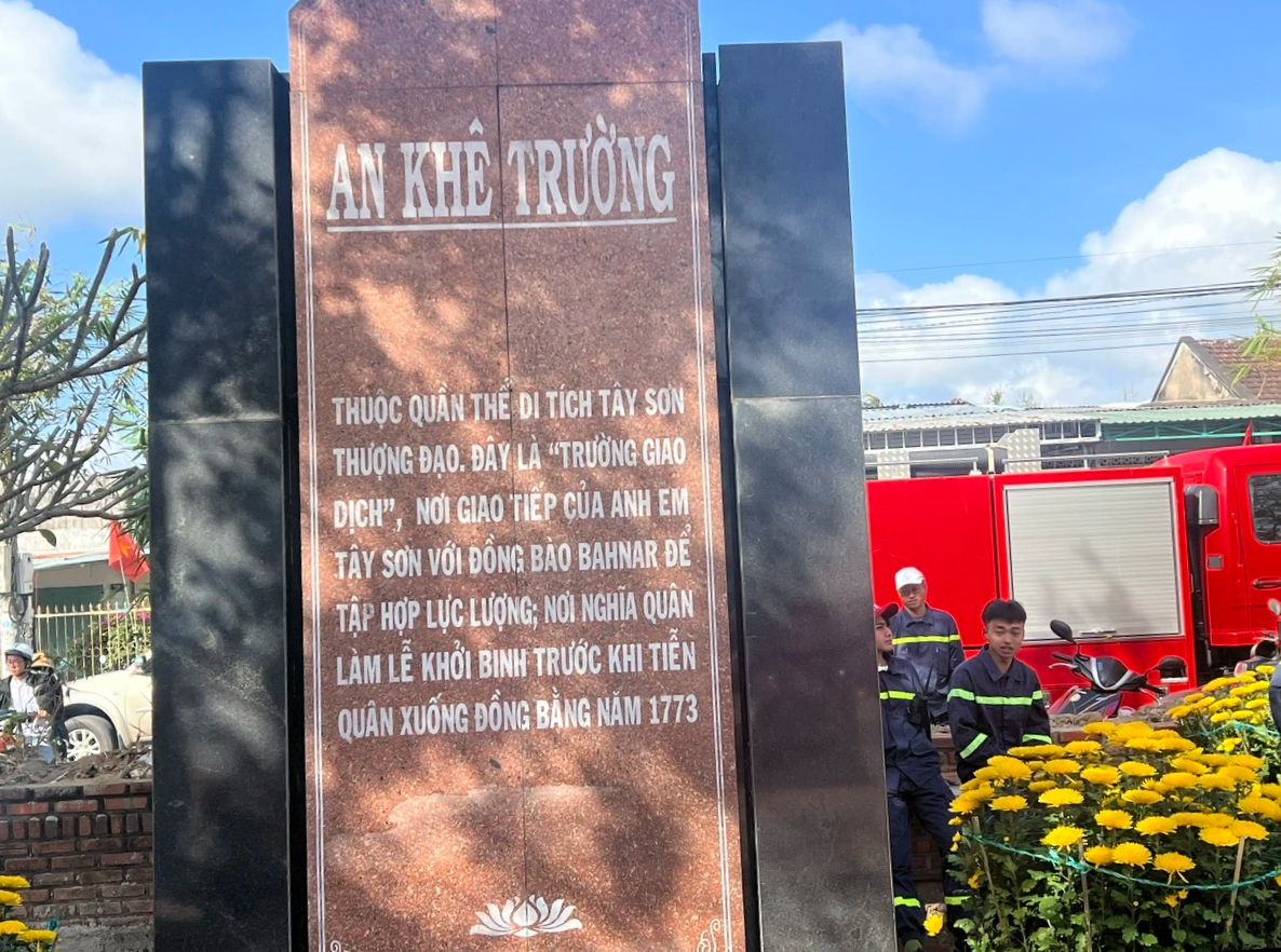 Lễ hội Đống Đa lan tỏa hào khí Tây Sơn- Ảnh 3. Lễ hội Đống Đa lan tỏa hào khí Tây Sơn- Ảnh 3.