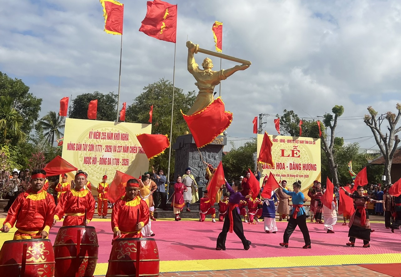 Lễ hội Đống Đa lan tỏa hào khí Tây Sơn- Ảnh 1. Lễ hội Đống Đa lan tỏa hào khí Tây Sơn- Ảnh 1.