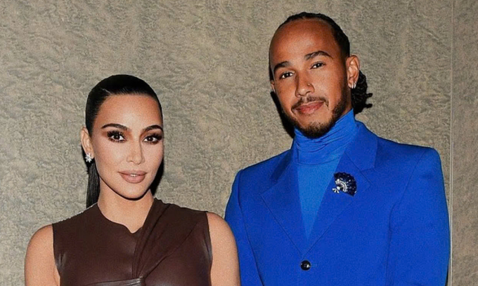 Lewis Hamilton (phải) và Kim Kardashian trong một sự kiện năm 2021. Ảnh: Daily Mail