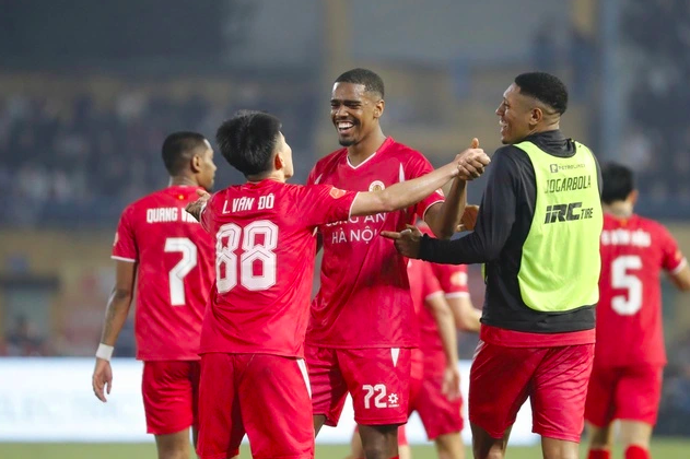 Lịch thi đấu CLB CAHN - Thanh Hóa mới nhất: ‘Được ăn cả, ngã về không’, ai thua cũng nguy
- Ảnh 1.