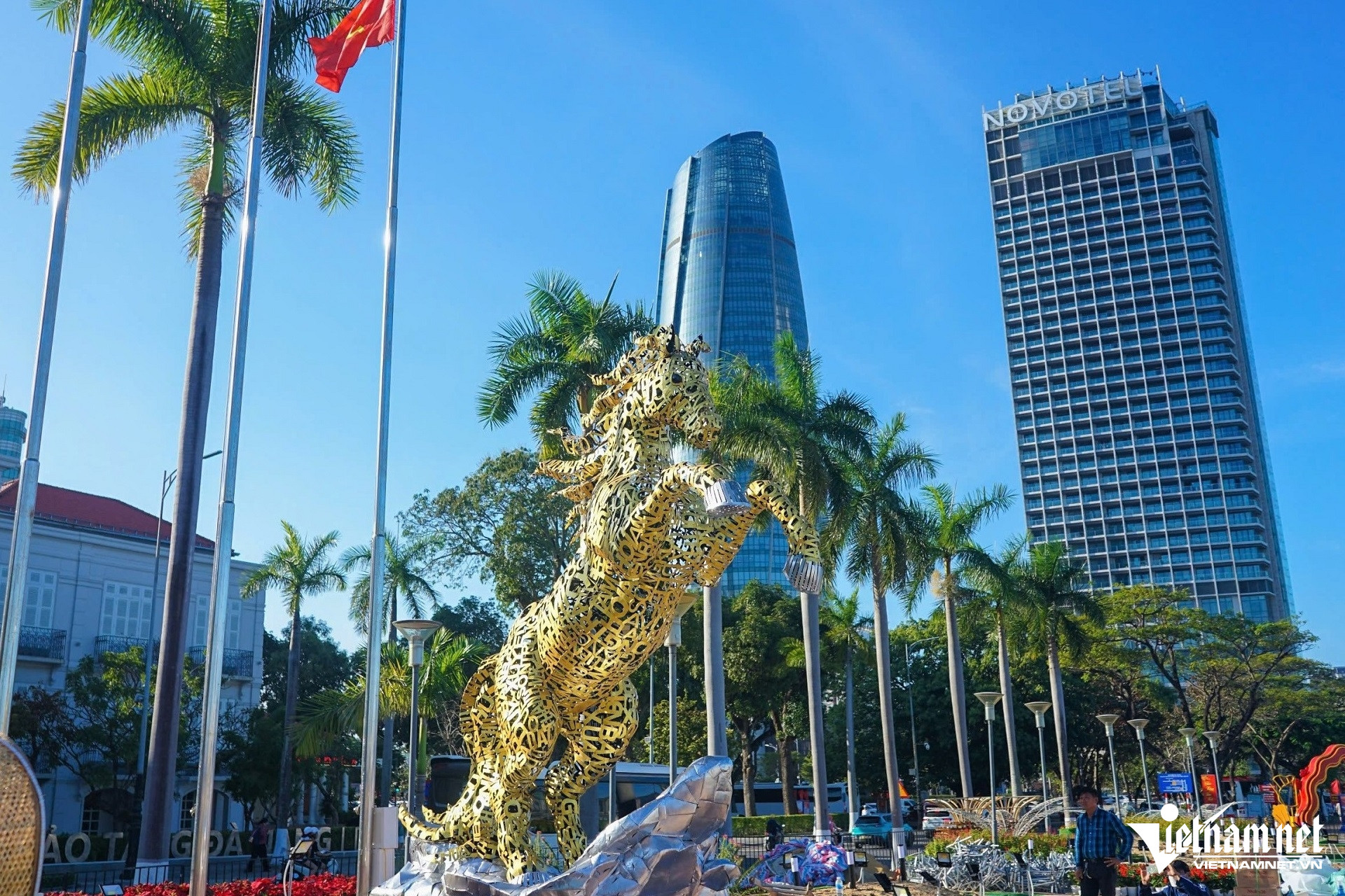 Linh vật ngựa Tết Bính Ngọ 2026 gây sốt với phong cách độc đáo và sáng tạo - Ảnh 1.