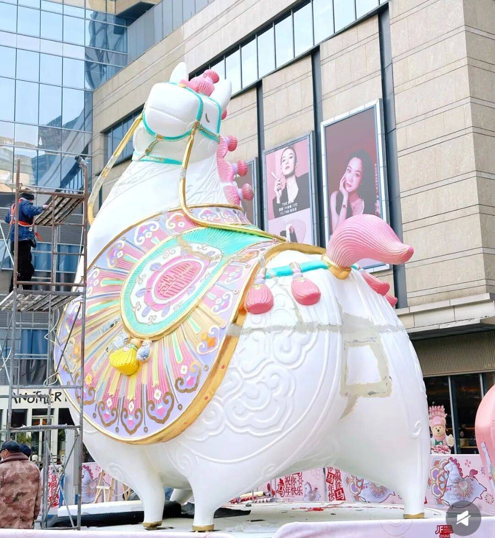 Linh vật ngựa béo gây sốt ở Trung Quốc, được ví như... Bát Giới - 1