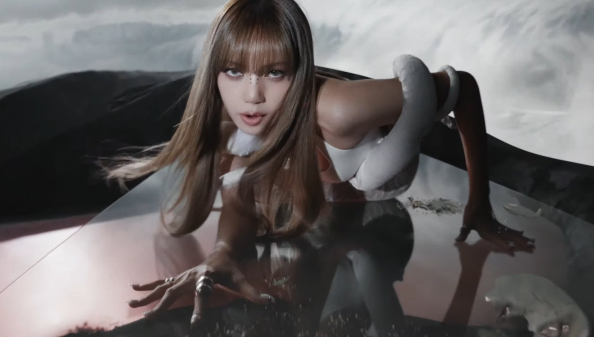 Tranh cãi: Lisa bị yêu cầu rời BLACKPINK giữa lúc nhóm comeback- Ảnh 1.