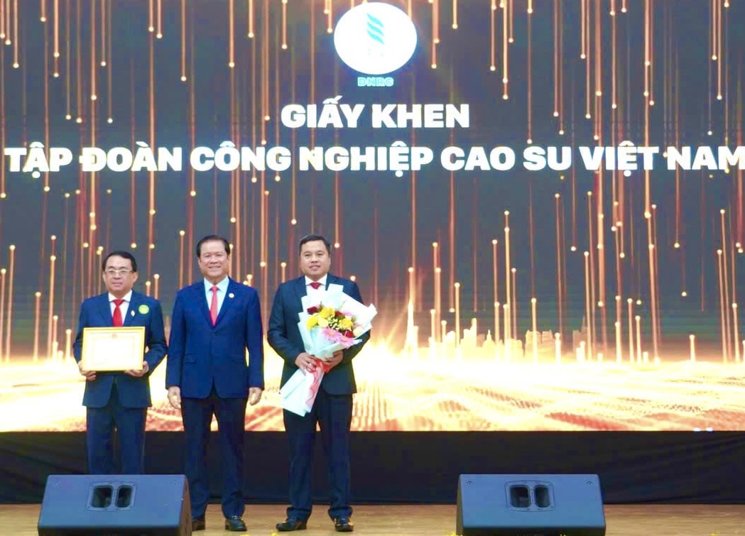 Lợi nhuận Cao su Đồng Nai năm 2025 đạt 736 tỉ Đồng , Thu nhập bình quân 16 triệu / ngư 1 Lợi nhuận cao su Đồng Nai đạt 736 tỉ đồng, thu nhập bình quân 16 triệu đồng/người/tháng - Ảnh 1.