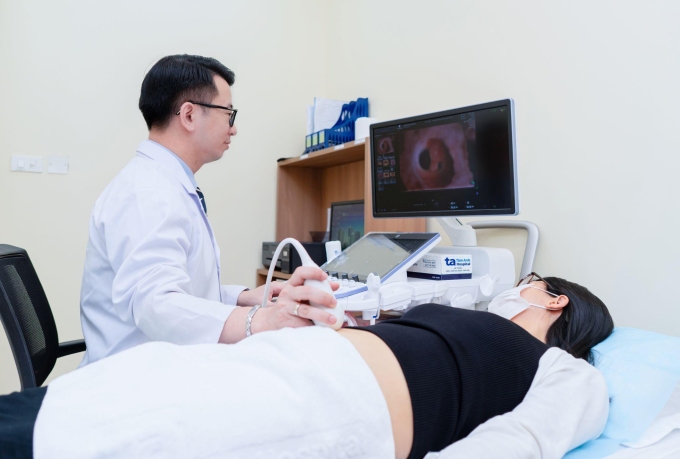 Bác sĩ siêu âm cho thai phụ. Ảnh minh họa: Phòng khám Đa khoa Tâm Anh Quận 7