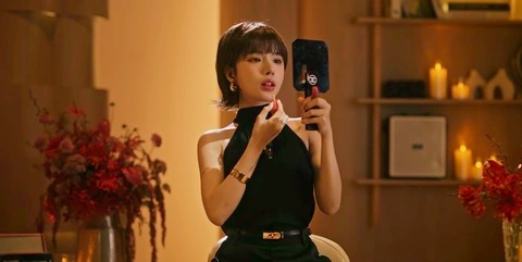 Nữ chính phim Thỏ Ơi!!: Mặc đẹp không trượt phát nào, xuất hiện ở đâu thì nơi đó chính là Milano- Ảnh 1.