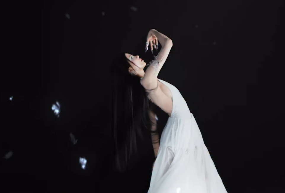 Mai Dora bất ngờ tung MV làm ca sĩ- Ảnh 3.