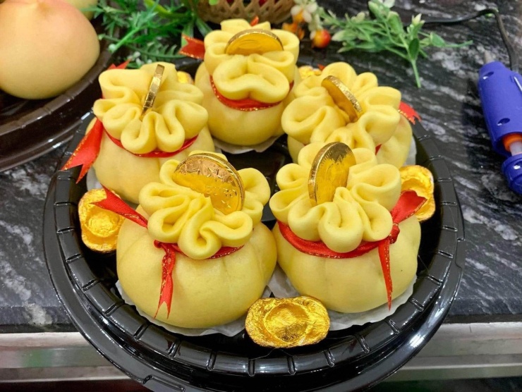 Mâm cúng tạo hình hũ vàng, thỏi vàng cho ngày vía Thần Tài - 1