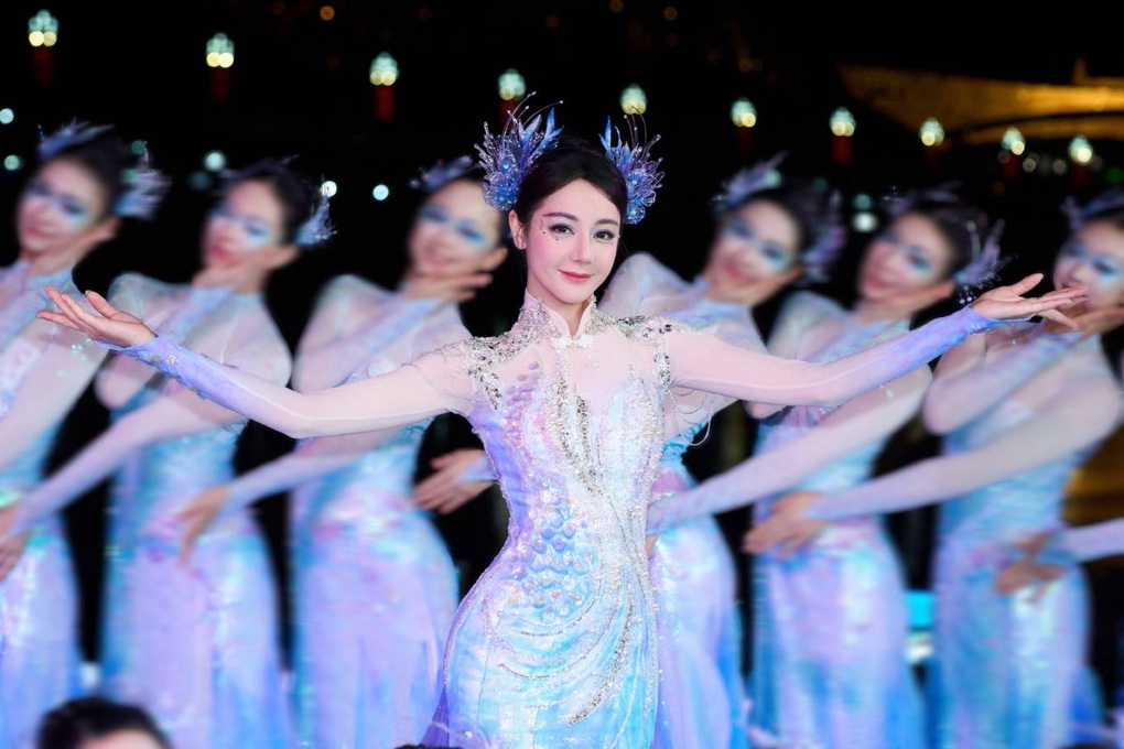 Màn đồng diễn robot gây sốt của Trung Quốc tốn bao nhiêu, do ai nhào nặn? - 2