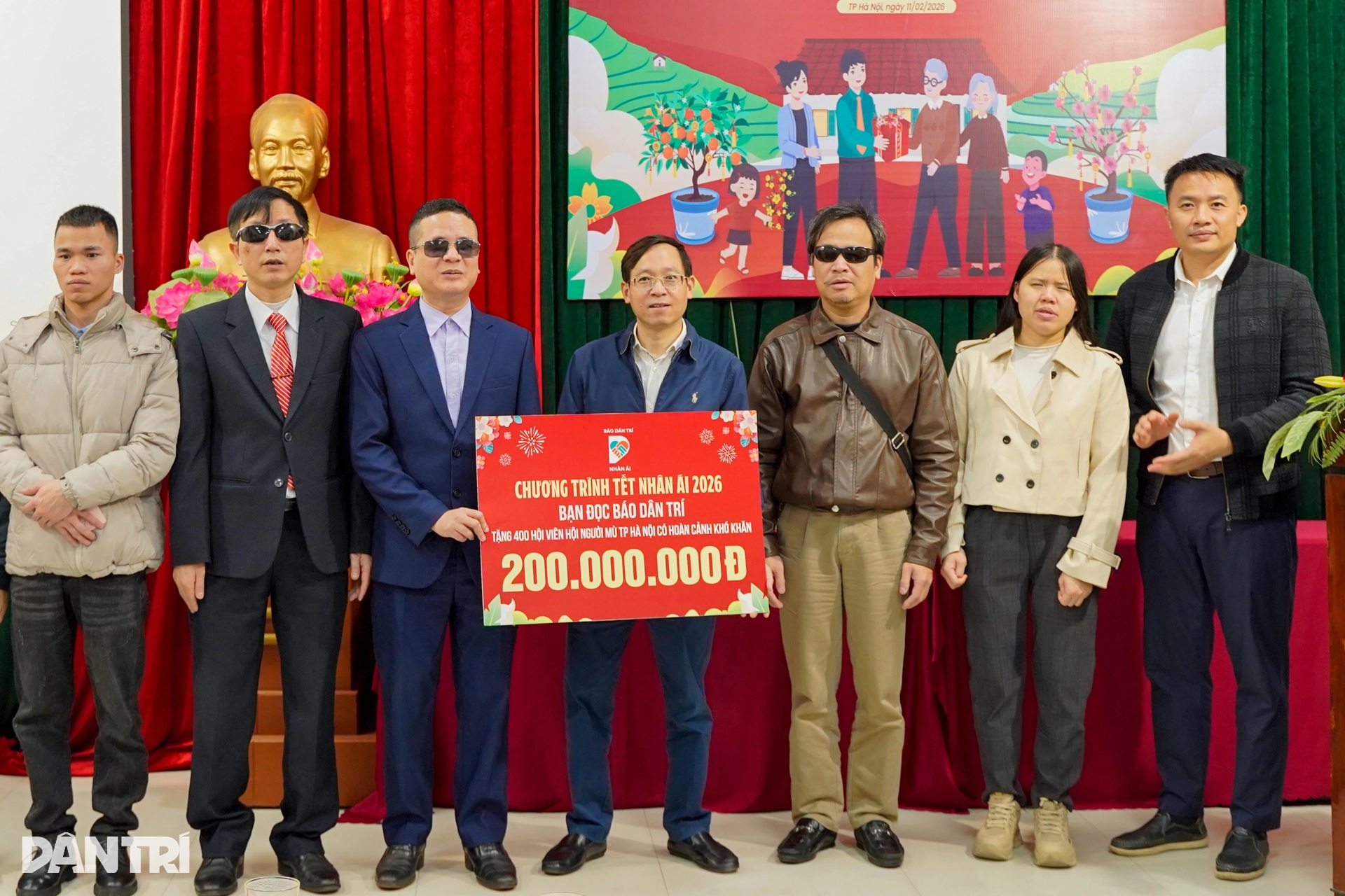 Mang Tết ấm đến với người khiếm thị Hà Nội - 1