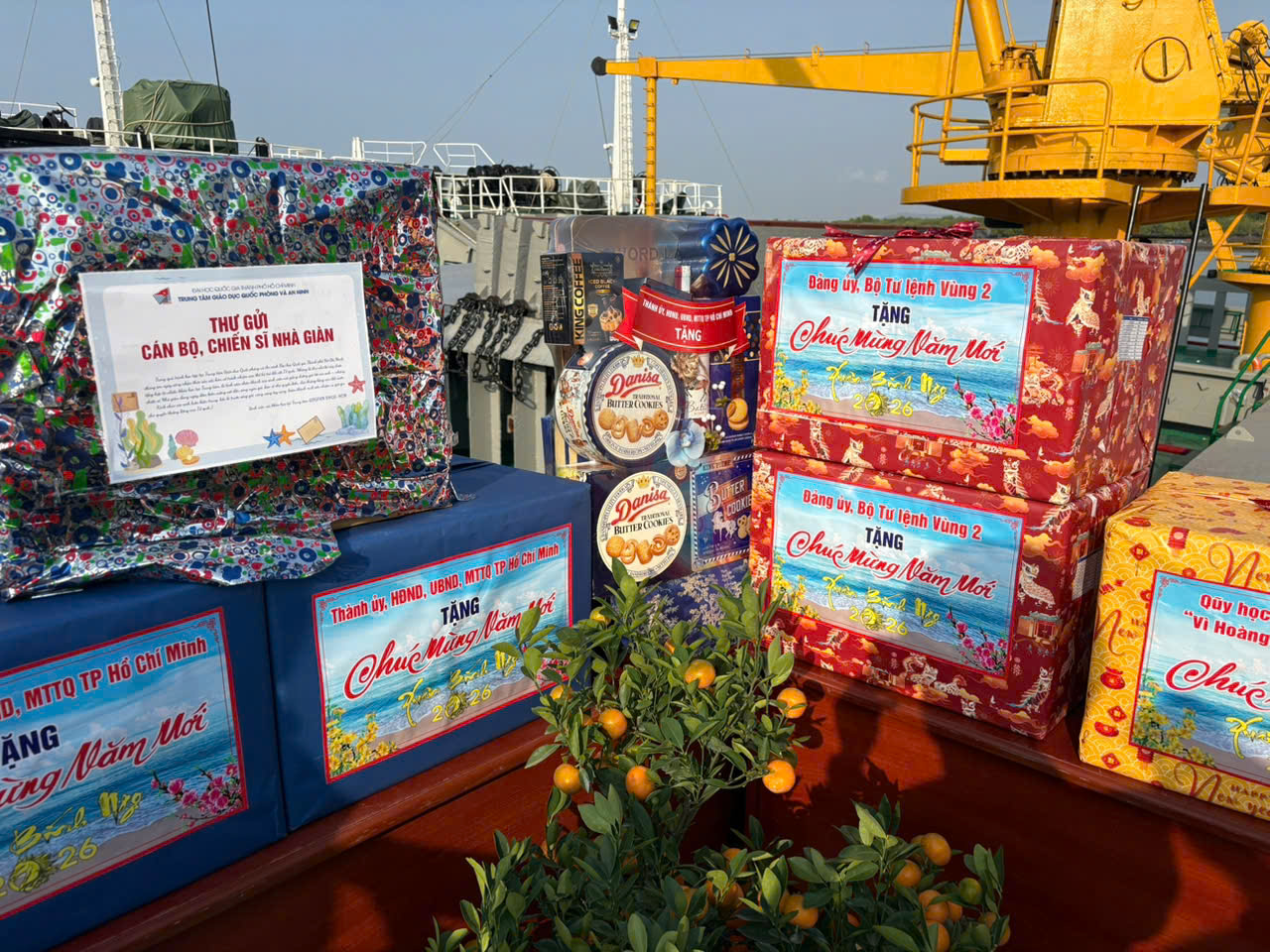 Mang Xuân ra nhà giàn DK1 1 Mang Xuân ra nhà giàn DK1 - Ảnh 1.