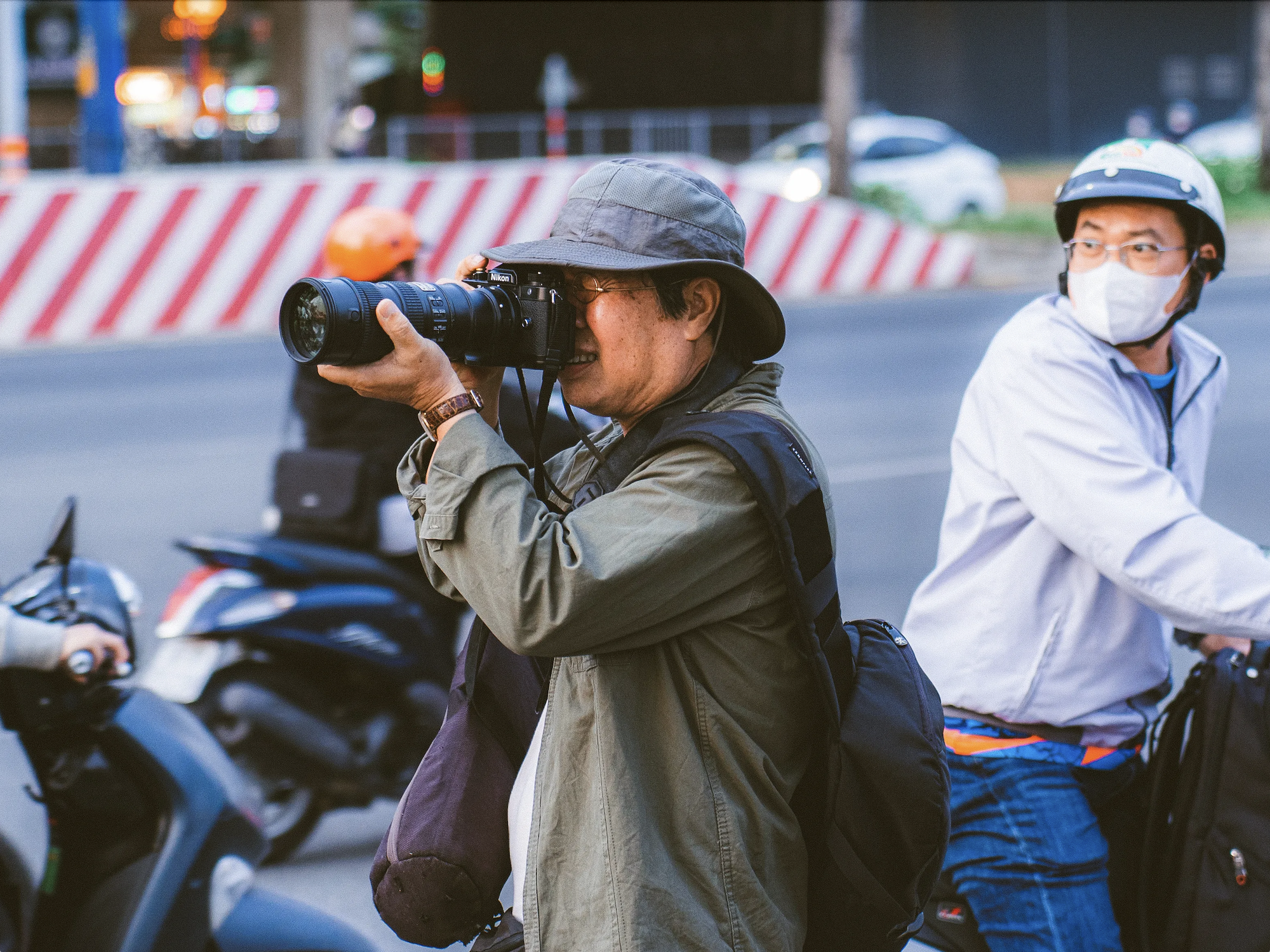 Mặt trời “mở fan meeting” tại Việt Nam khiến nửa giới nhiếp ảnh Sài Gòn vác tài sản trăm triệu ra chầu chực- Ảnh 11. Mặt trời “mở fan meeting” tại Việt Nam khiến nửa giới nhiếp ảnh Sài Gòn vác tài sản trăm triệu ra chầu chực- Ảnh 11.