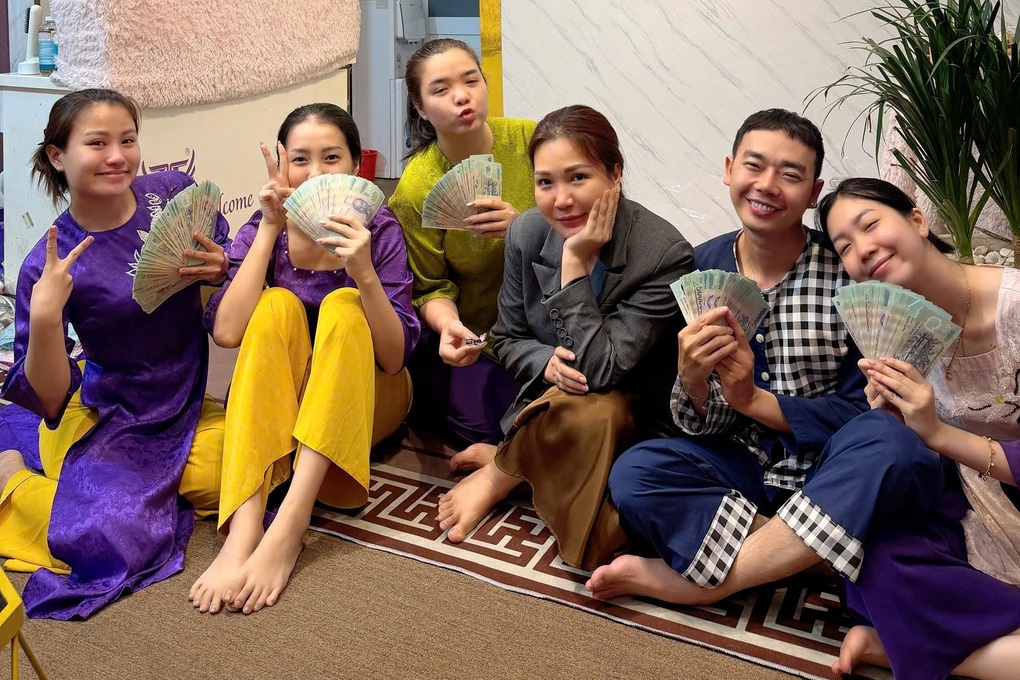 Mẫu câu chúc Tết bằng tiếng Anh để nhận lì xì đầu năm của sếp nước ngoài - 1