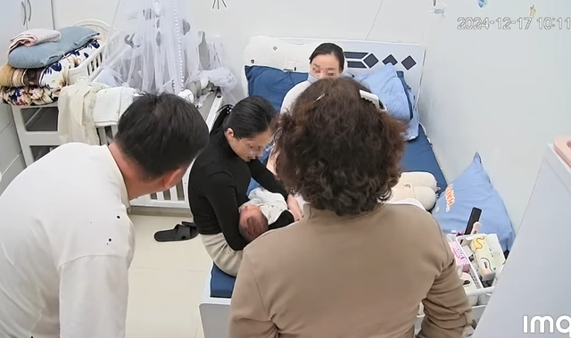 Xuất hiện đoạn clip khác trong vụ mẹ chồng náo loạn MXH: 