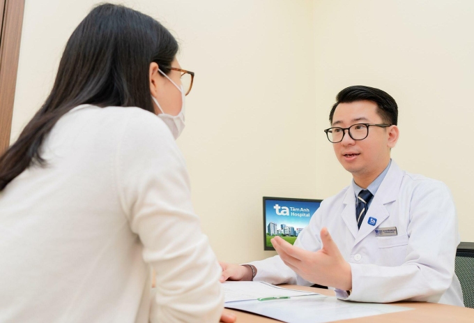 TS.BS Nguyễn HoàngLong tư vấn chế độ ăn uống và lưu ý cho thai phụ trong kỳ nghỉ Tết. Ảnh minh họa: Phòng khám Đa khoa Tâm Anh Quận 7