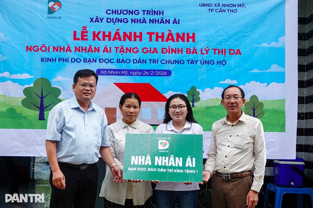 Mẹ ơi từ giờ mình không sợ mưa dột ướt giường ngủ nữa rồi! - 1