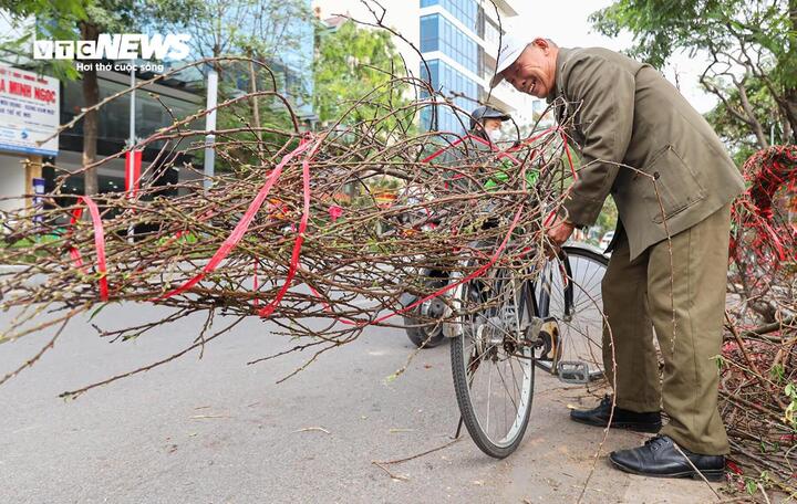 Dự báo thời tiết 29 Tết: Miền Bắc nắng đến 28°C trước khi đón không khí lạnh- Ảnh 1.