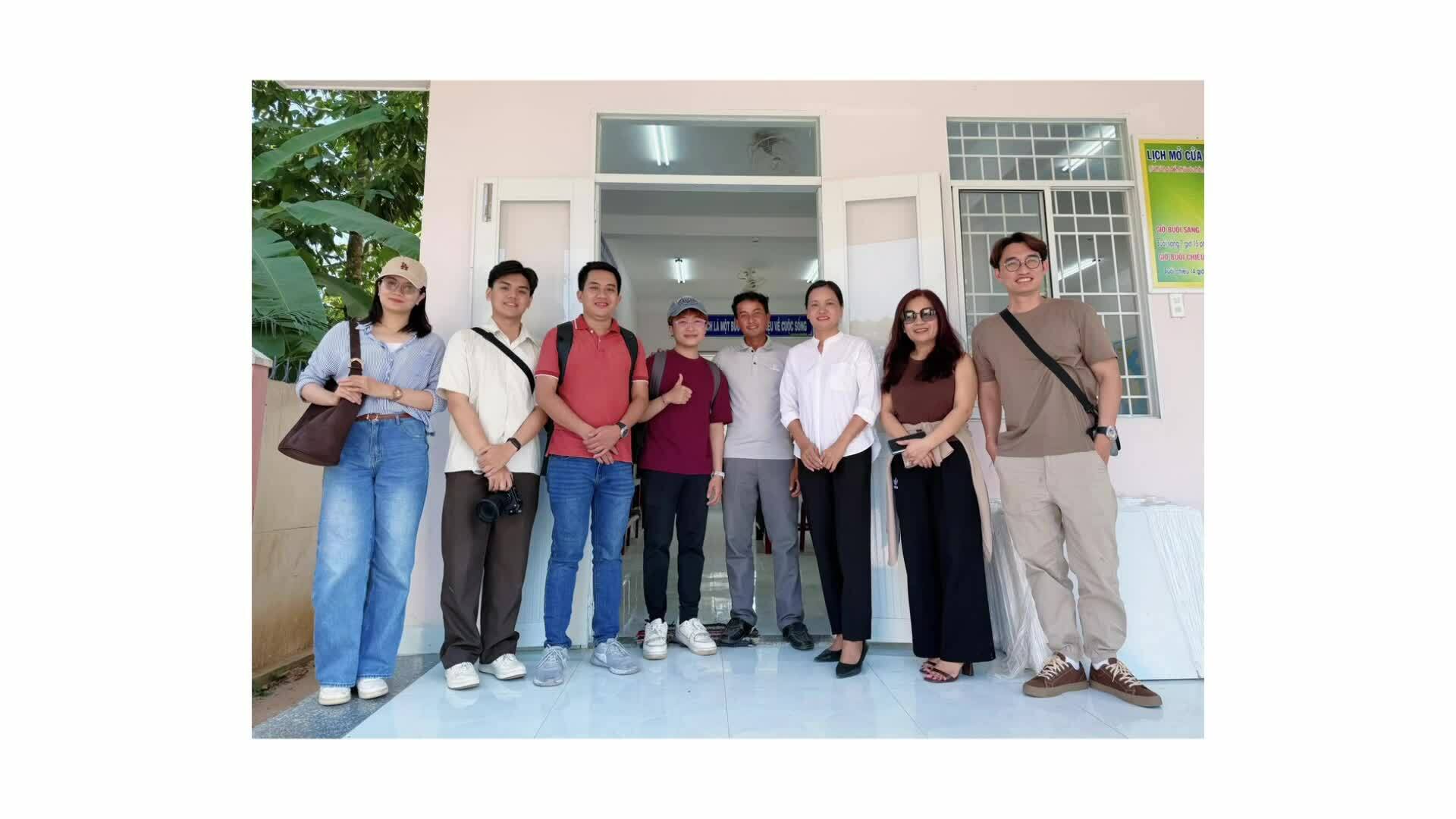 Tủ Sách VnE 25 - Tiền trạm Đội 4