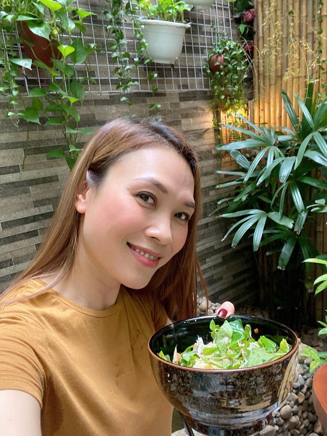 Món ngon vài chục nghìn khiến Mỹ Tâm ghiền ăn cả tô, nhiều người lại bỏ chạy khi nghe mùi 1 Mỹ Tâm từng tự tay vào bếp và làm món bún mắm nêm, vốn được xem là đặc sản quê hương cô.