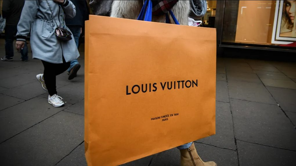 Bê bối chấn động: Một hãng thời trang nộp phạt gần 600.000 USD vì cáo buộc rửa tiền- Ảnh 2.