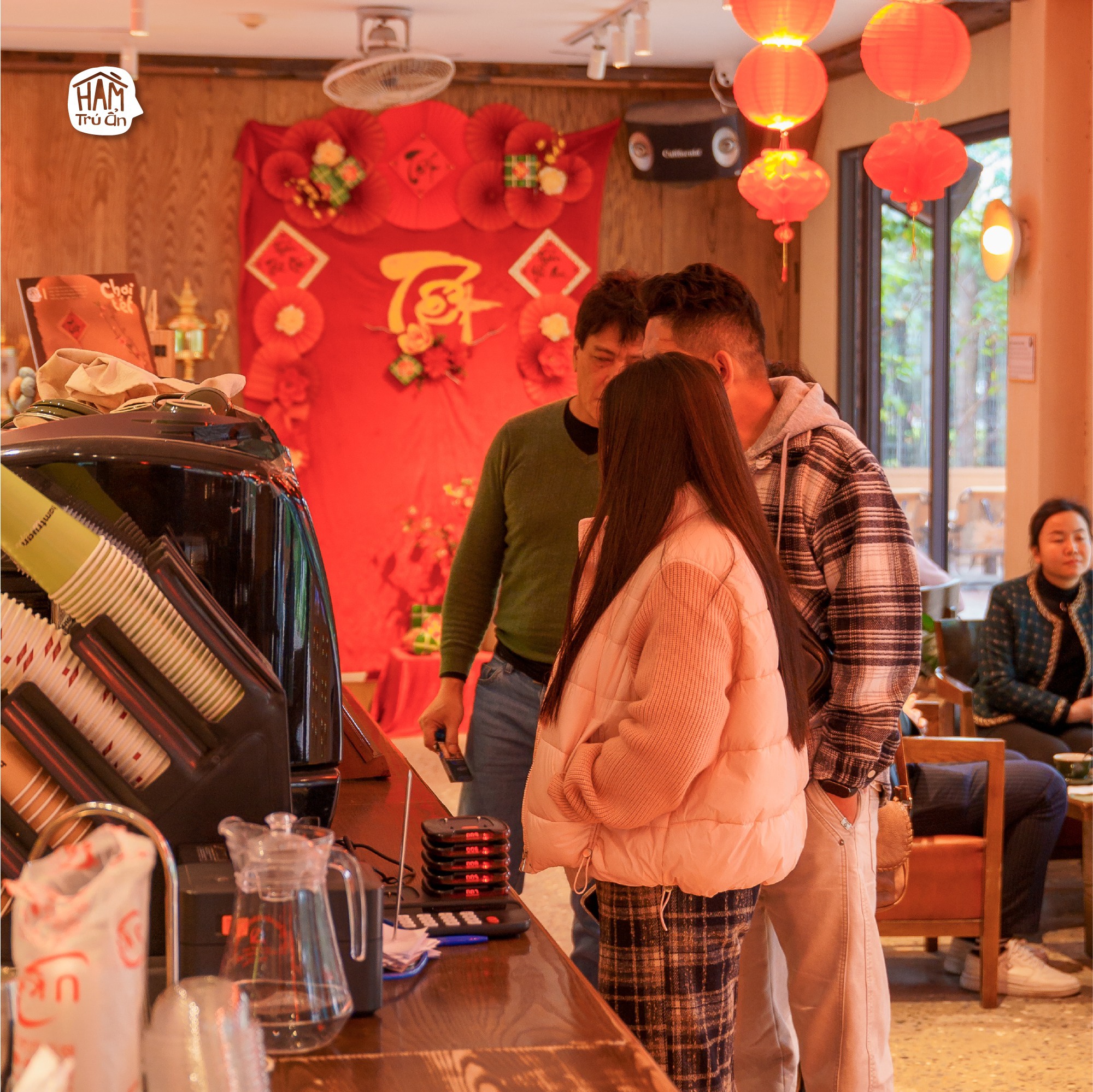 Một loạt hàng cà phê Hà Nội ra thông báo gấp ngay trước Tết- Ảnh 1. Một loạt hàng cà phê Hà Nội ra thông báo gấp ngay trước Tết- Ảnh 1.