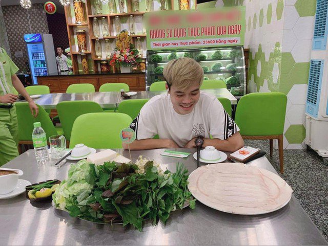 Một món ăn ở Đà Nẵng khiến Văn Toàn - bạn thân Hoà Minzy thích mê mệt 1 Một món ăn ở Đà Nẵng khiến Văn Toàn - bạn thân Hoà Minzy thích mê mệt - 1