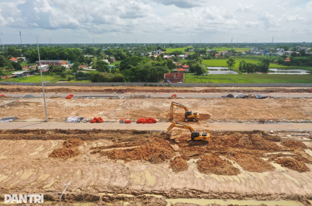 Một tỉnh giáp TPHCM thu hút dòng vốn tỷ USD từ các đại gia, tỷ phú - 1