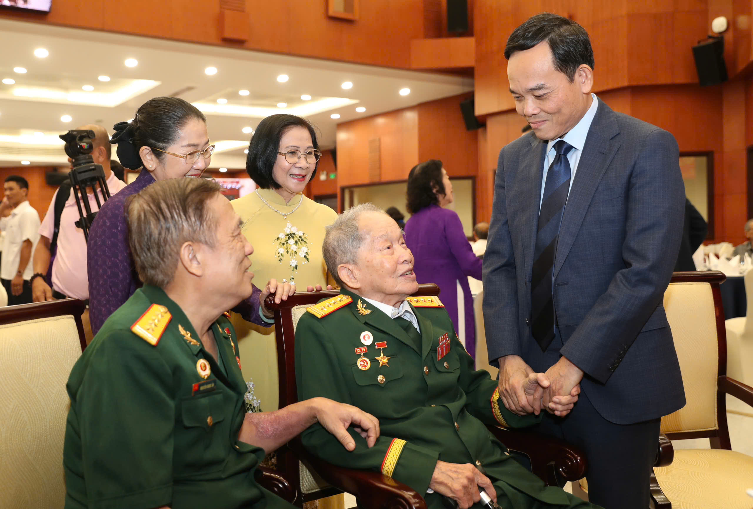 Mùa xuân đầu tiên của siêu đô thị TPHCM 1 Mùa xuân đầu tiên của siêu đô thị TPHCM - Ảnh 1.