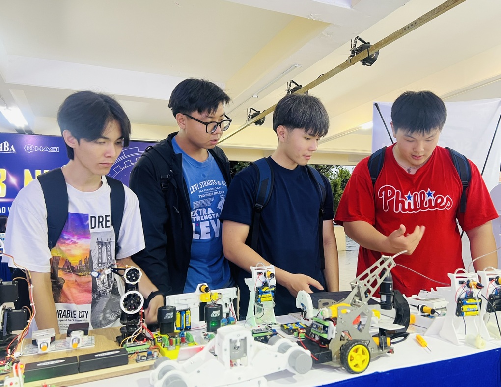 Mức lương của ngành học chỉ xét tuyển thí sinh top điểm cao nhất nước - 1