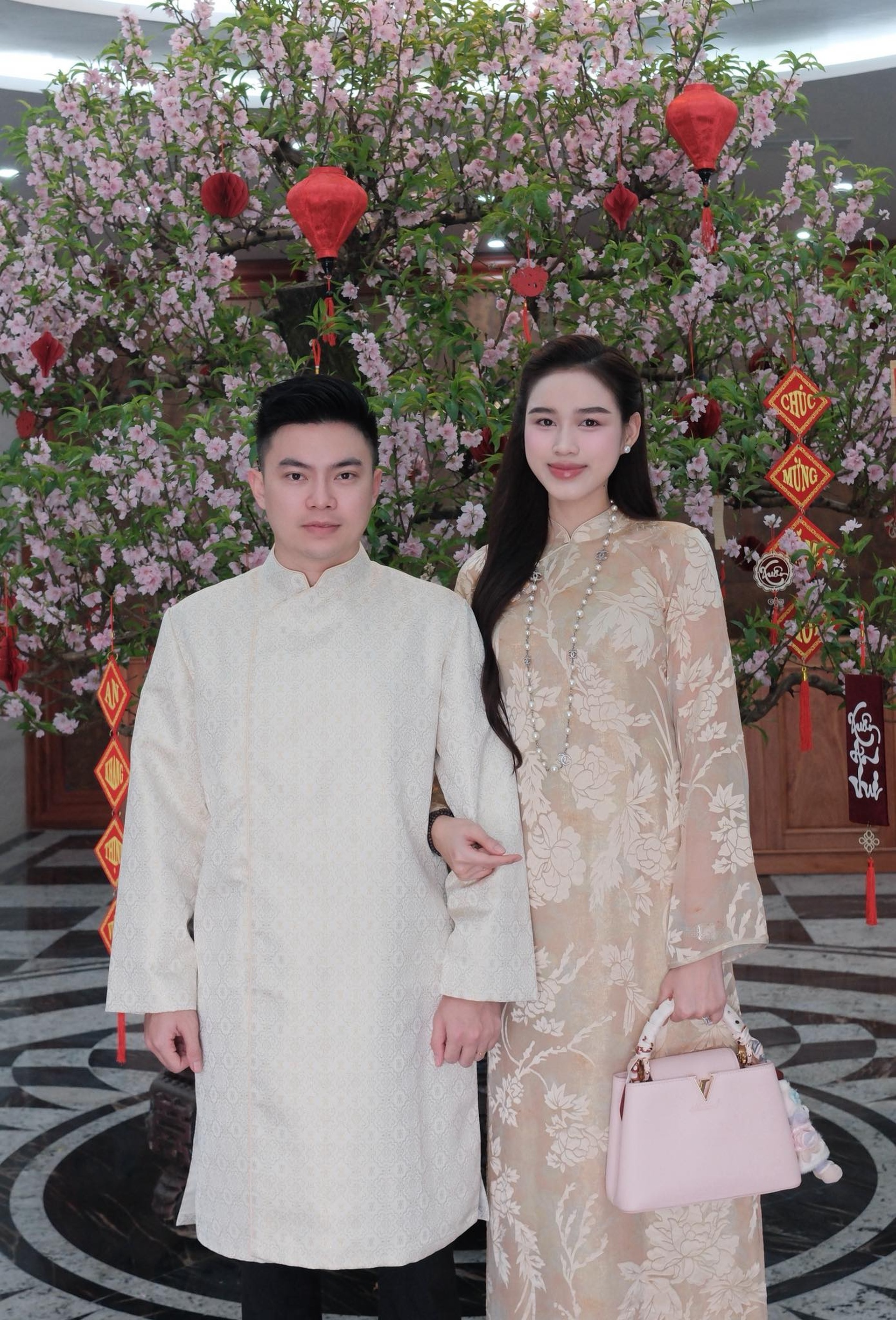 Mùng 1 Tết của loạt mỹ nhân Việt lấy chồng thiếu gia: Đỗ Thị Hà gây chú ý - 1