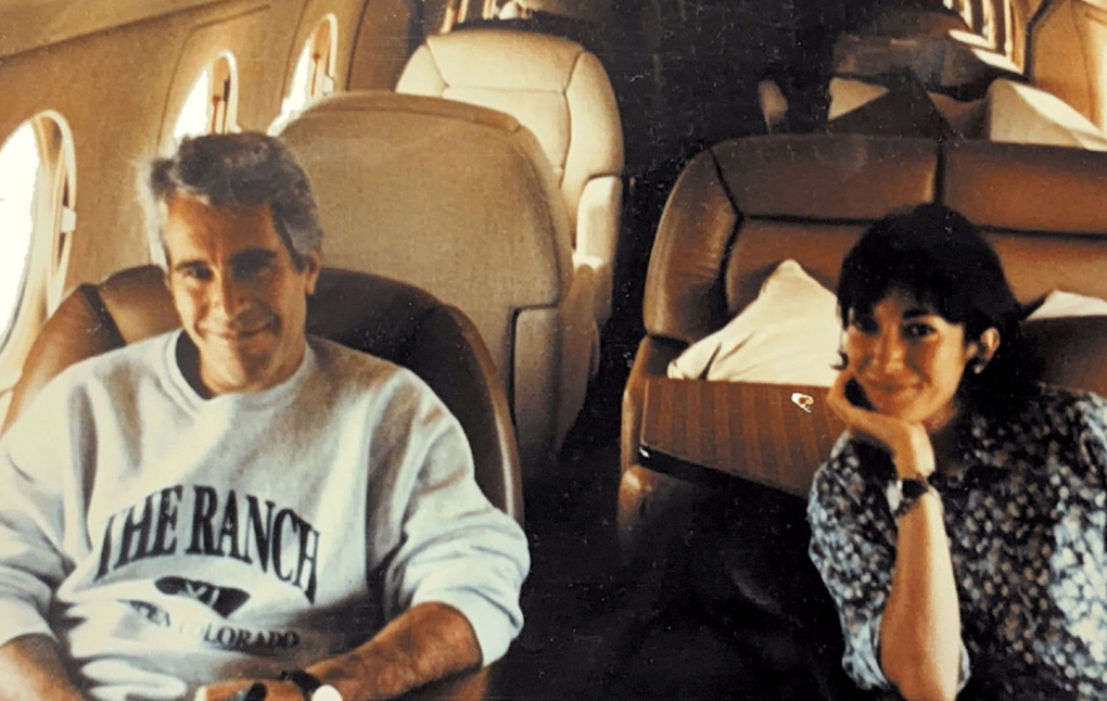 Mỹ công bố danh sách 300 người nổi tiếng xuất hiện trong hồ sơ Epstein - 1