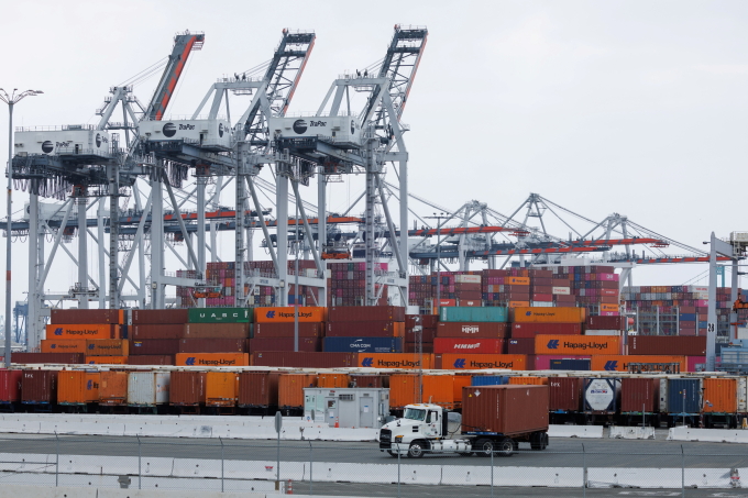 Ga container số 1 tại Cảng Los Angeles ở Wilmington, California, Mỹ ngày 17/10/2024. Ảnh: Reuters