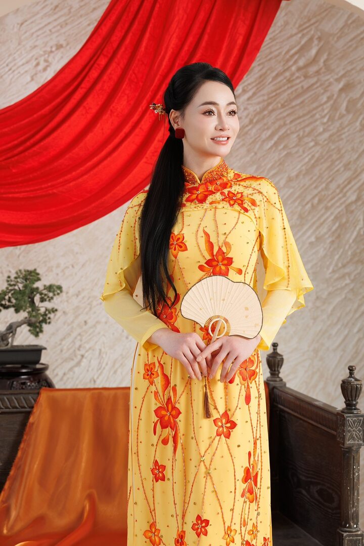 My nhan mot thoi U50 tre dep ngo ngang