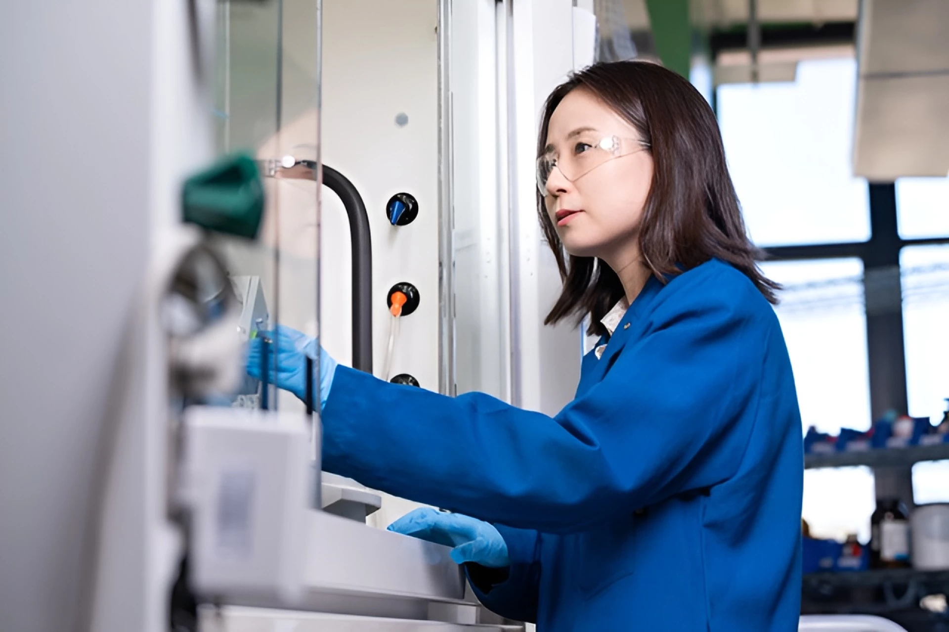 Mỹ phát minh chất lỏng thần kỳ, đóng chai ánh sáng mặt trời cả năm trời không thất thoát- Ảnh 3.