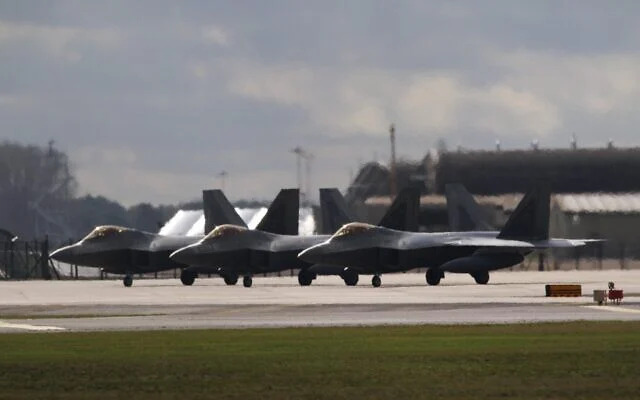 Mỹ triển khai phi đội 