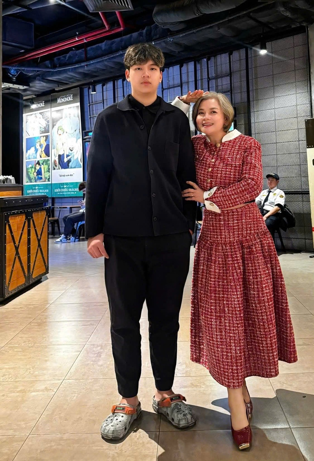 NSND Thu Quế khoe con trai cao 1,82m, kể bí quyết hôn nhân với Phạm Cường - 1