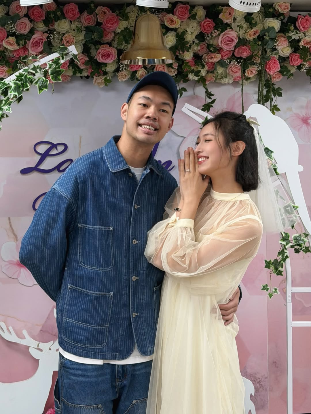 Nam diễn viên bị cấm sóng vô thời hạn giờ đi bán củ cải muối, để vợ MC nuôi cả nhà 8 miệng ăn- Ảnh 2. Nam diễn viên bị cấm sóng vô thời hạn giờ đi bán củ cải muối, để vợ MC nuôi cả nhà 8 miệng ăn- Ảnh 2.