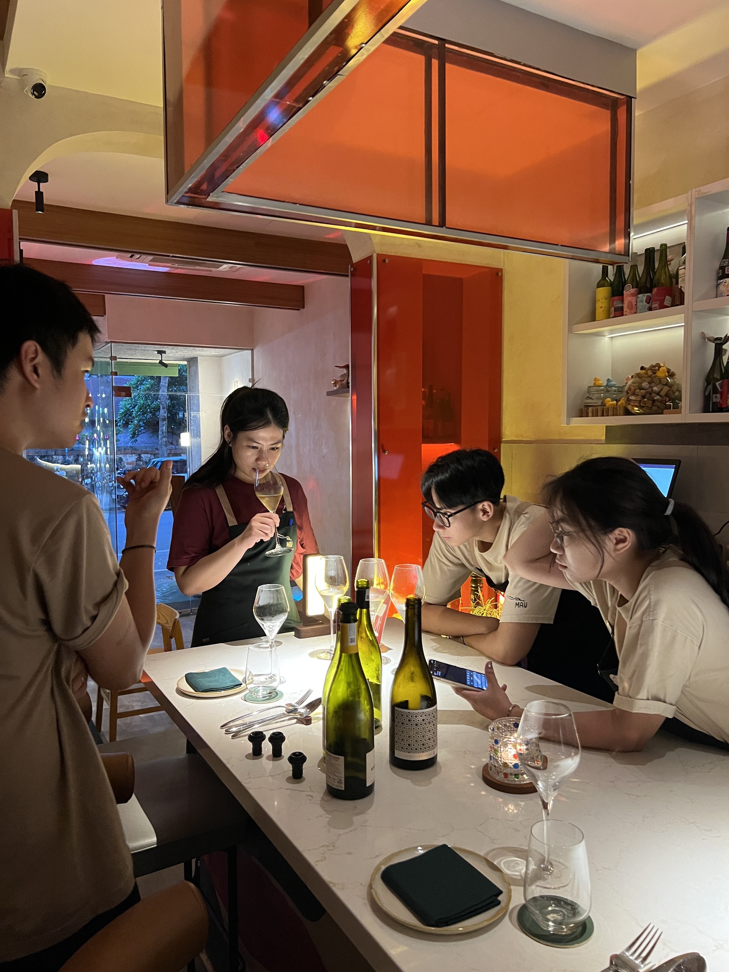 Chúc rượu giao thừa cùng Sommelier GenZ Chúc rượu giao thừa cùng Sommelier GenZ