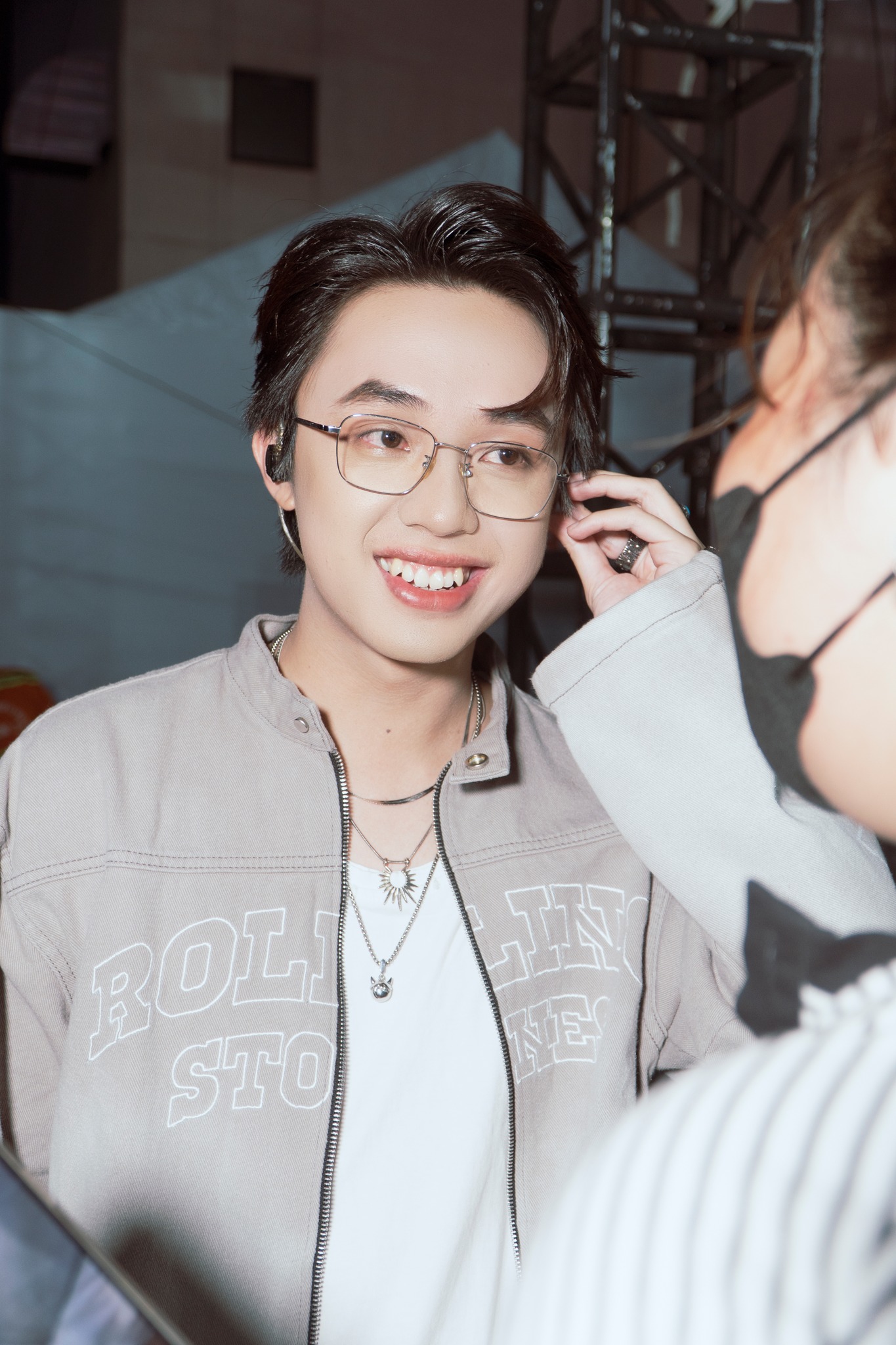 Nam rapper khiến dân tình phát sốt vì visual sáng bừng, chiếm trọn spotlight giữa dàn sao trẻ- Ảnh 3.