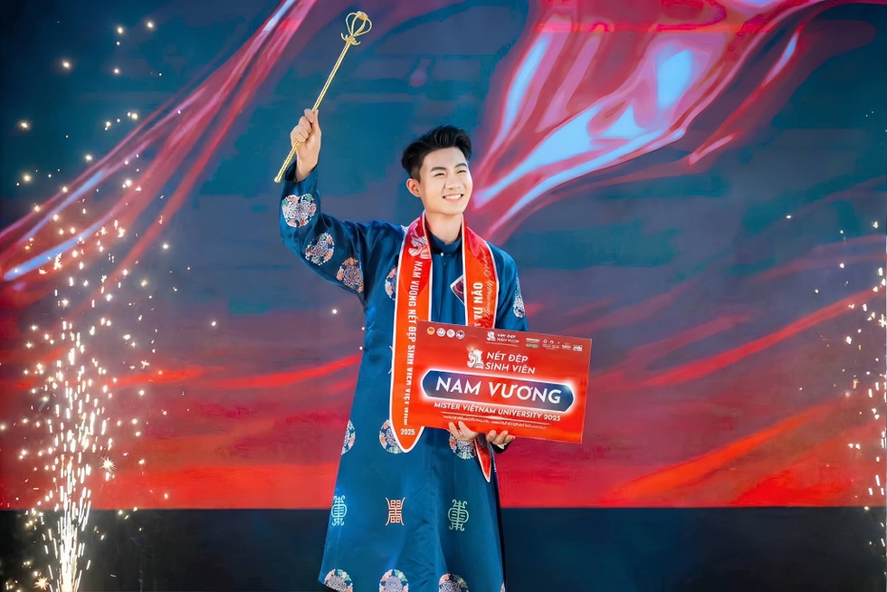 Nam sinh 21 tuổi giật cú đúp hai cuộc thi quốc gia trong 4 ngày - 1