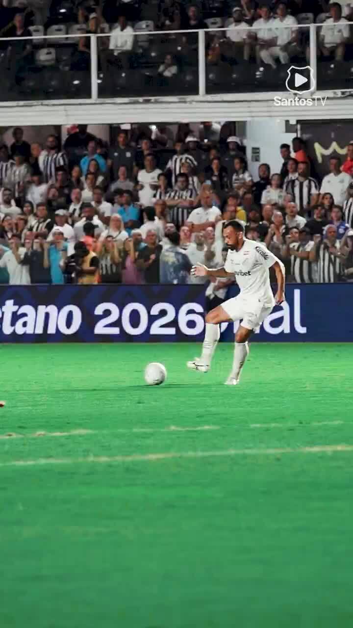 Neymar lập cú đúp cho Santos