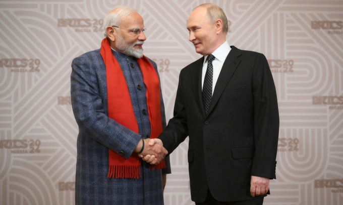 Thủ tướng Modi (trái) và Tổng thống Putin tại Hội nghị Thượng đỉnh BRICS ở Nga tháng 10/2024. Ảnh: AFP