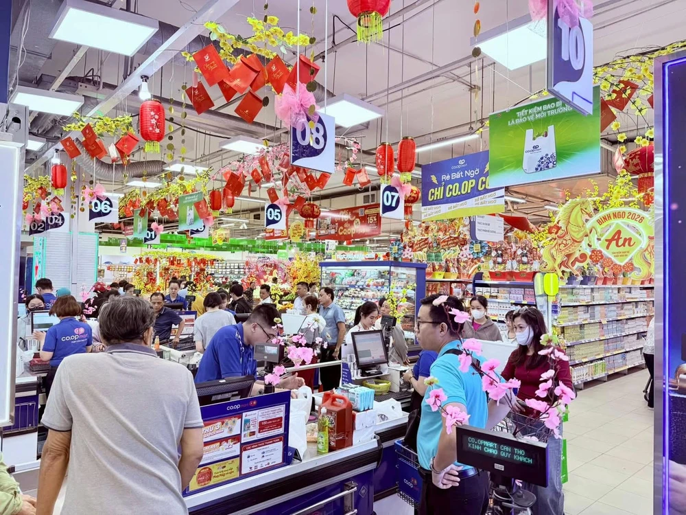 Ngăn chặn hàng không rõ nguồn gốc bủa vây du khách dịp lễ hội ảnh 1 hàng không rõ nguồn gốc