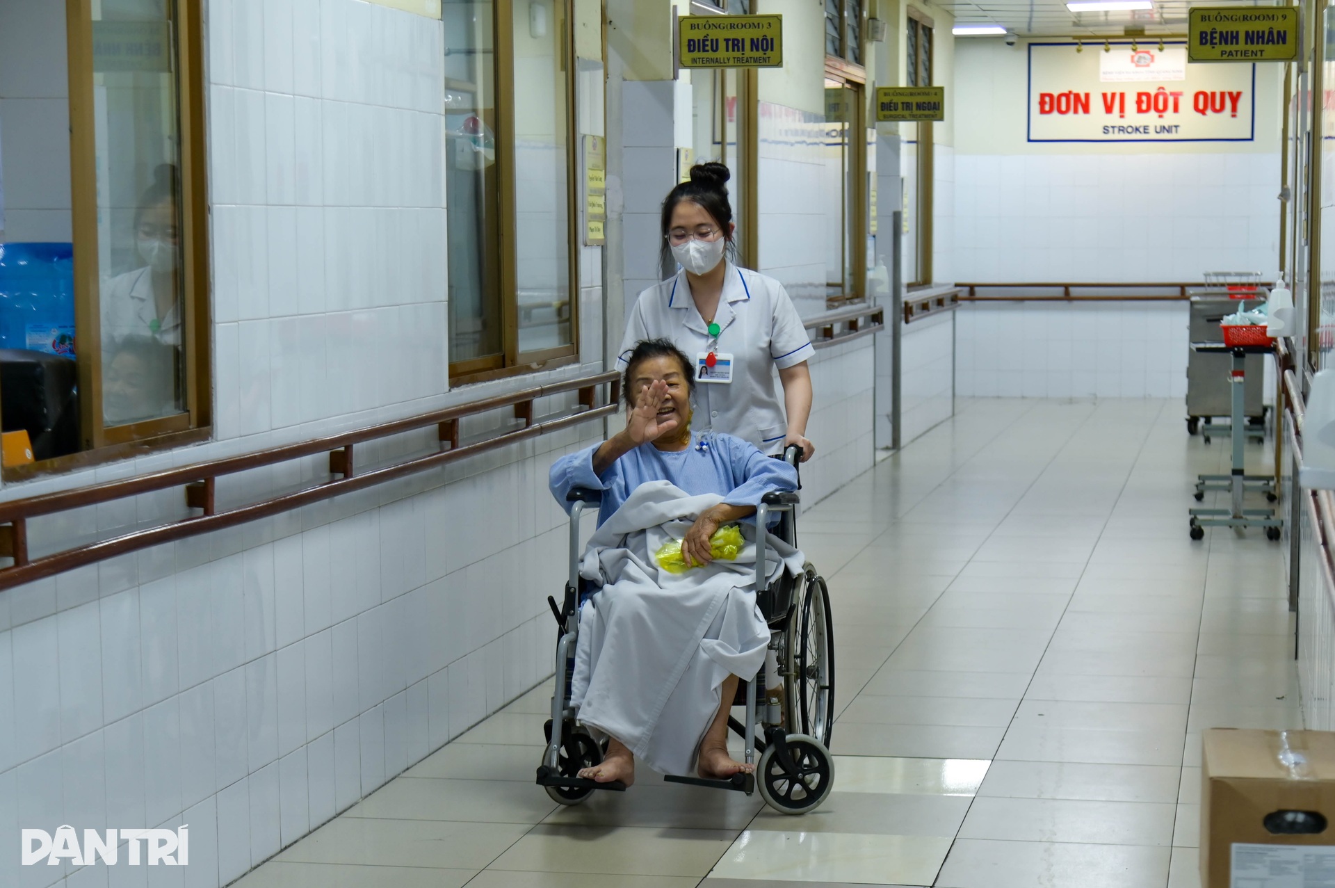 Ngày Tết trong khoa hồi sức: Người bệnh được gội đầu đón năm mới - 1