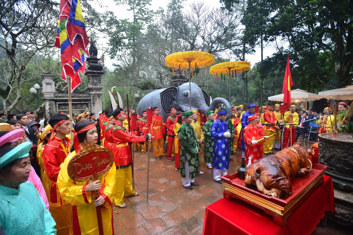 Ngày tết, ăn thịt heo bàn chuyện 'heo cúi' - Ảnh 1.