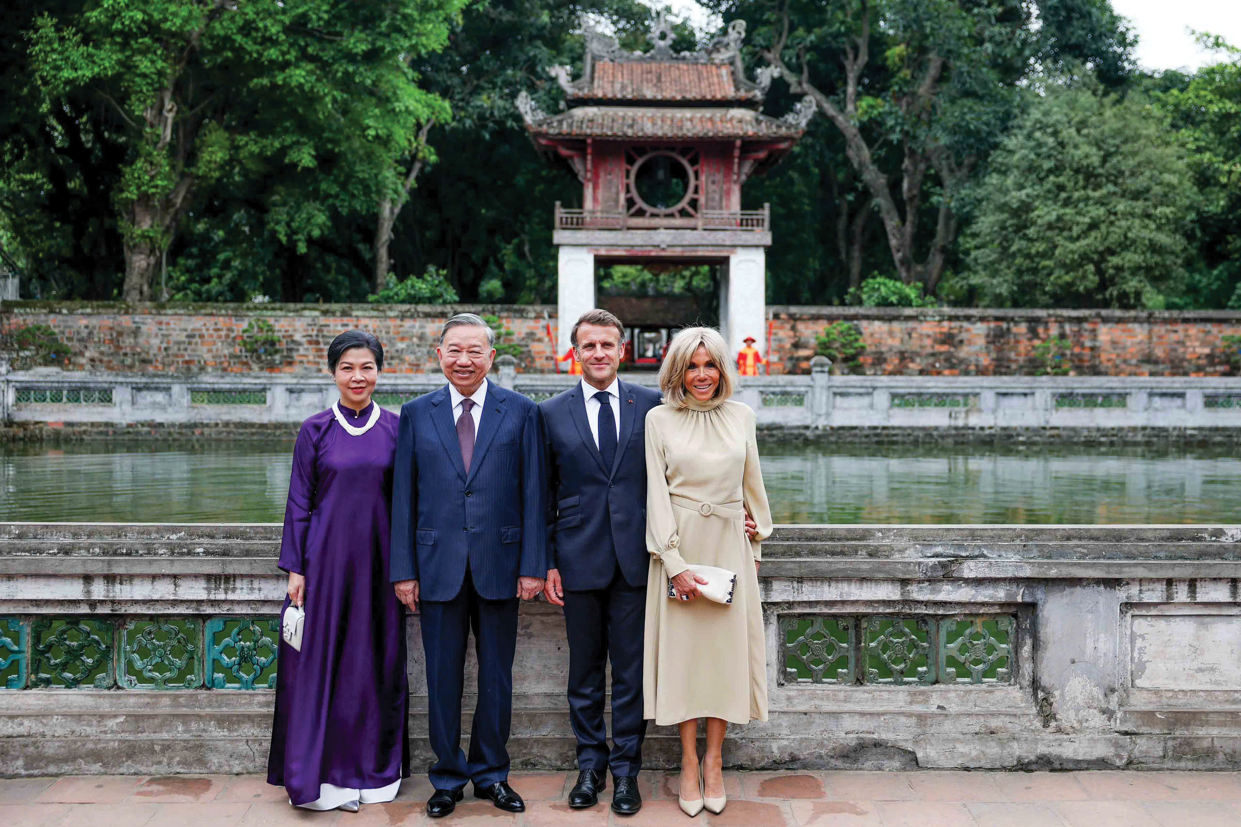 Ngoại giao - Ảnh 1.