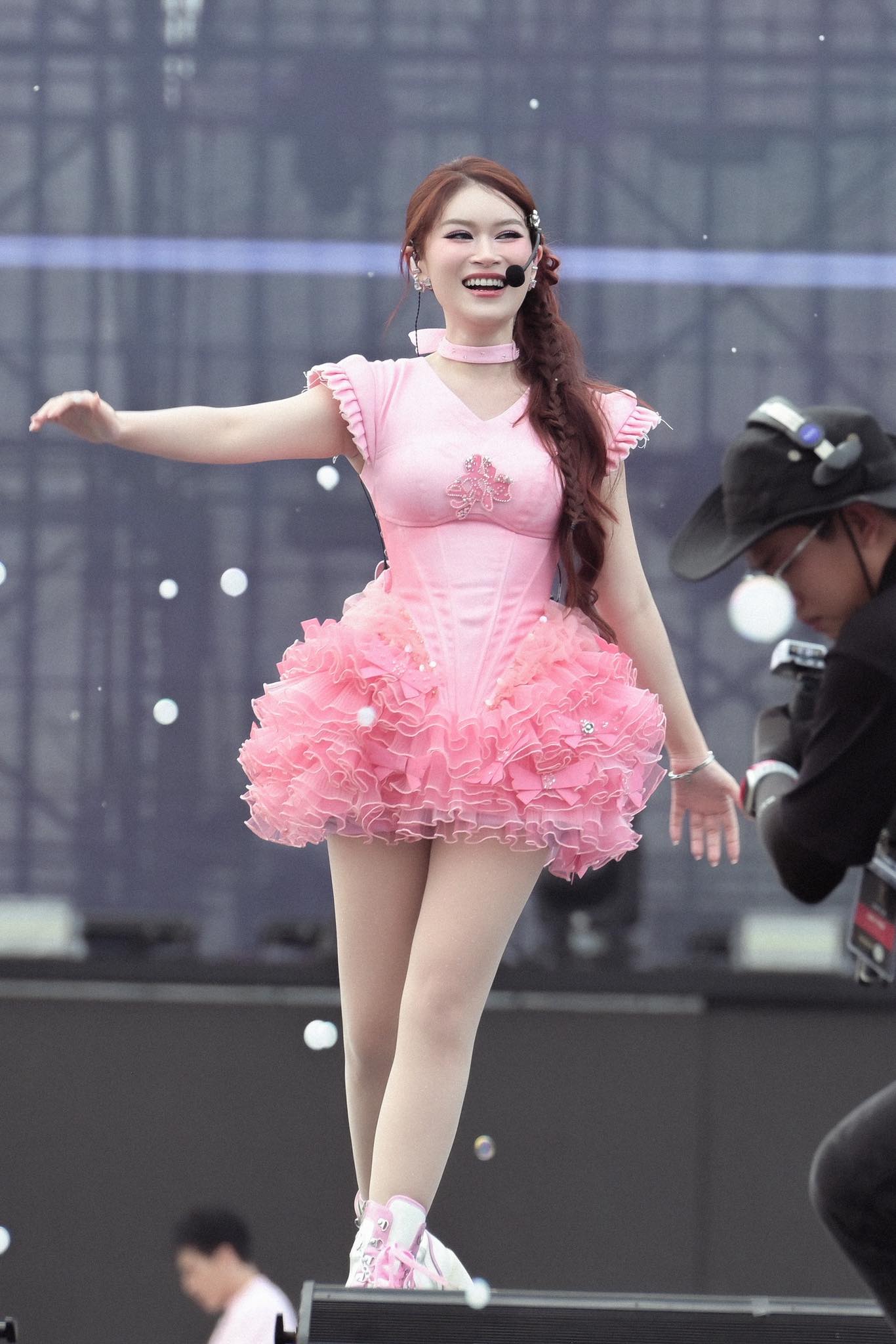 Tiểu thư 7000 tỷ nghiện màu hồng quanh năm, chỉ làm điều này vào Mùng 1 vì tin phong thủy- Ảnh 2.