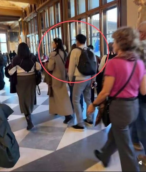 Náo loạn mùng 2 Tết: Ngọc nữ showbiz sắp cưới thiếu gia tập đoàn hơn 14 tuổi, chuẩn bị có đám cưới lớn nhất nước?- Ảnh 1.