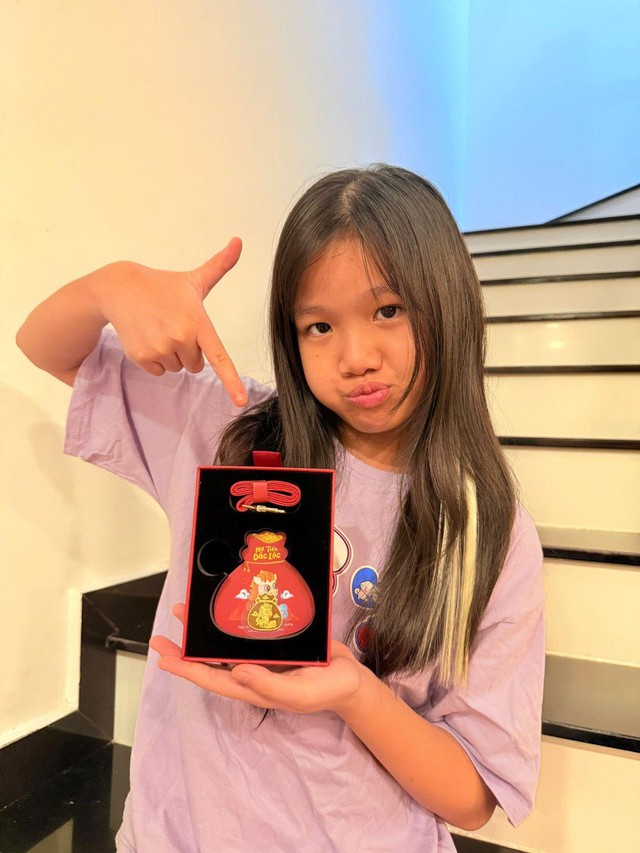 Xé blindbox trúng linh vật truyền thuyết: Ngựa Chín Hồng Mao phiên bản vàng 99,99% gây sốt Tết 2026- Ảnh 1.